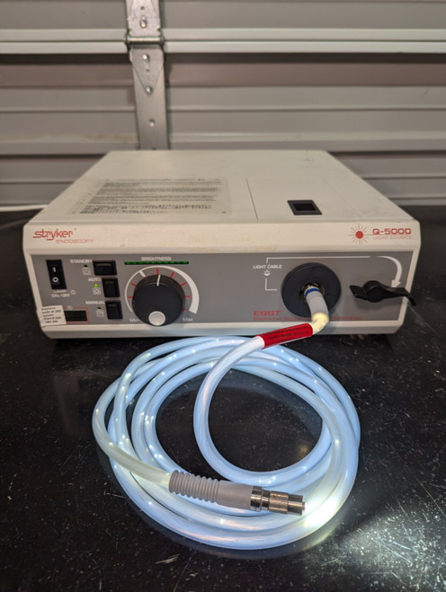 Styker Stryker Q-5000 Light Source Model 220-180-000