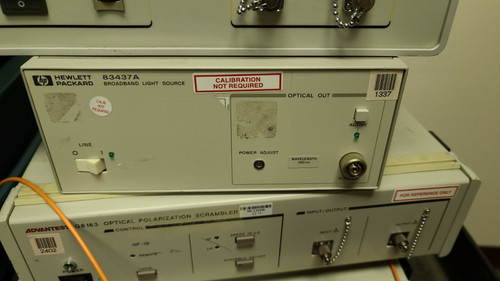 Agilent Hp 83437a Broadband Eeled Light Source Option 001
