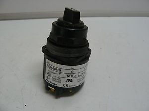 ALLEN BRADLEY 800H-UR29 SER G POTENTIOMETER 300VAC 2 WATT TYPE 44X