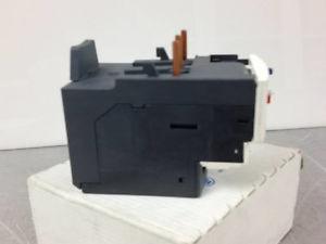 4 NEW LRD35 TELEMECANIQUE LRD-35