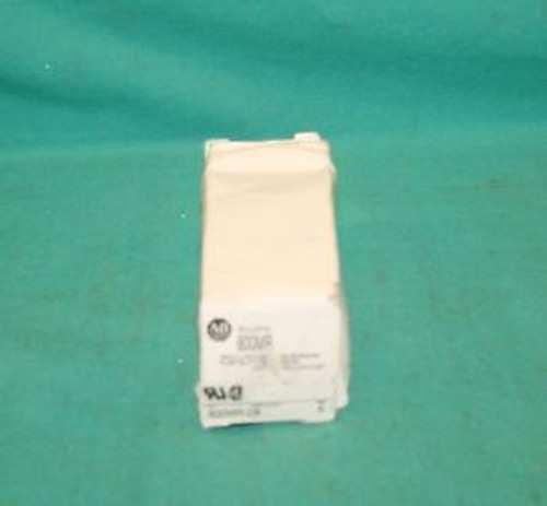Allen Bradley 800MR-PA16 Push Button Flush Illuminated  Momentary Switch NEW