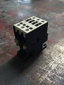 WEG CONTACTOR, CWM32-00-30V18, 3-POLE, 120VAC COIL, NON-REVERSING, BRAND NEW