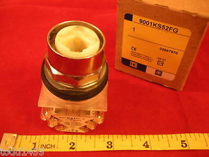 Square D 9001KS52FG Selector Switch Spring Return KS52 FG 30mm Operator KA1 Ser