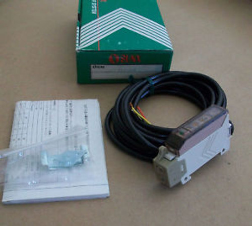 Sunx Fiber Optic Sensor Amplifier FX4-A3R  NEW IN BOX