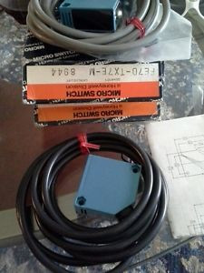 NEW IN THE BOX HONEYWELL PHOTOELECTRIC fe7d-tx7e and fe7d-tr7r