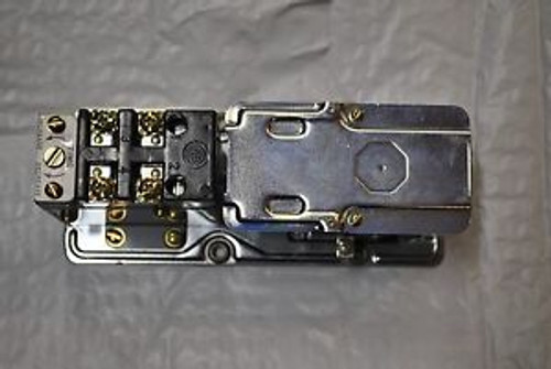 NEW ALLEN BRADLEY AB PNEUMATIC TIMING RELAY  849-ZOD32  849-Z0D32