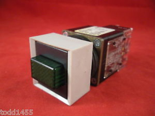 Allen Bradley 800MS-QT24 Green Pilot Light Push Button