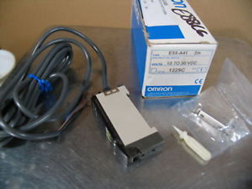 New OMRON (#E3X-A41) PHOTOELECTRIC SWITCH 10 TO 30 VDC