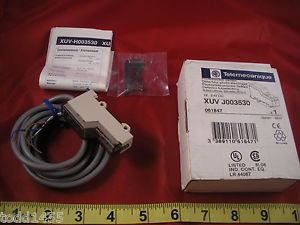 Telemecanique XUV J003530 Photoelectric Sensor 12-24vdc 061847 4-wire New NewNew
