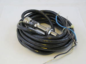 ALLEN BRADLEY 871U871U-V4B12 CYLINDRICAL INDUCTIVE PROXIMITY SWITCH