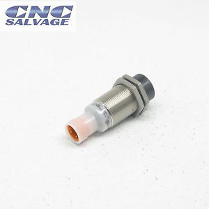 CUTLER HAMMER 30MM TUBULAR INDUCTIVE PROXIMITY SWITCH E57MAL30A2EB1NEW IN BOX