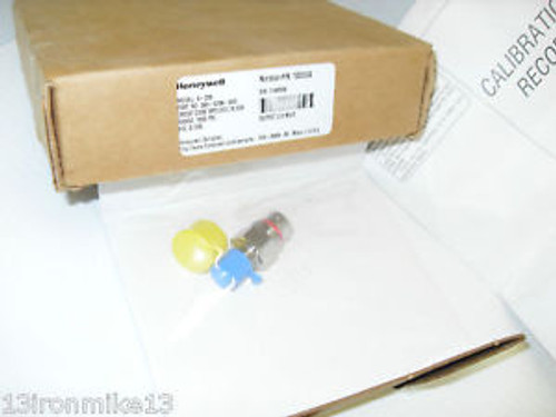 NEW HONEYWELL-NORDSON SENSOTEC A-205 060-5296-04S TRANSDUCER 100305A 1000PSI New