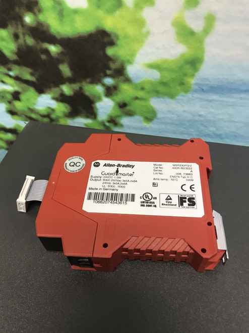Allen Bradley Guardmaster MSR330P Gr.2  440R-W23222 Safety Relay NEW