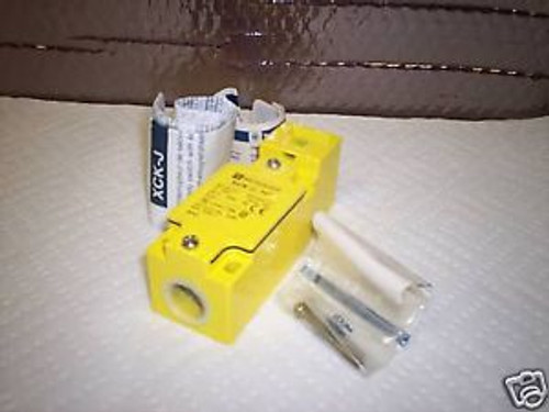 TELEMECANIQUE XCKJ1305707 SAFETY INTERLOCK SWITCH NEW