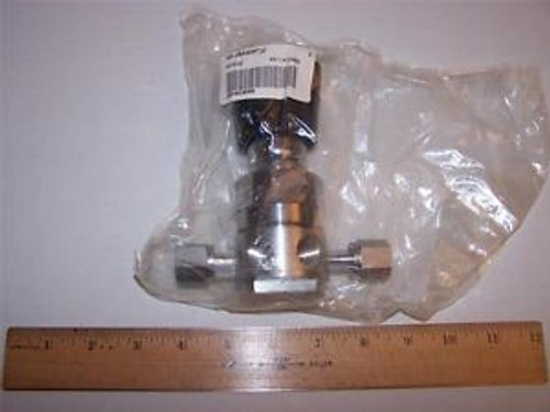 TESCOM 64-2643KRT12 HIGH PURITY PRESSURE REGULATOR 1/4 FEMALE SWIVEL  NEW