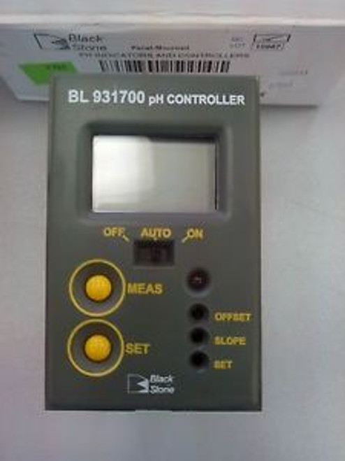 Hanna Instruments BL931700-1 pH controller with BNC connector