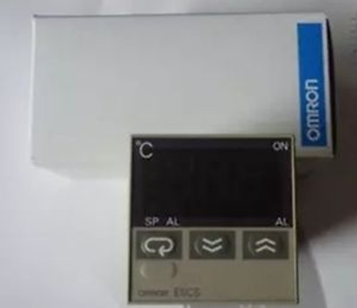 NEW IN BOX Omron Temperature Controller E5CS-Q1KJ E5CSQ1KJ 100-240VAC