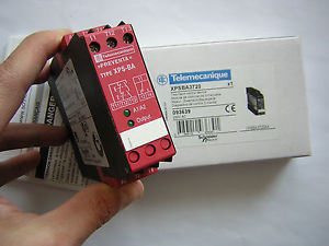 Telemecanique XPSBA3720 230V AC NEW Two hand control modul