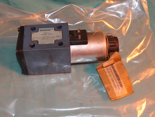 Rexroth 4WE10Y31/CG24N9K4/V Solenoid Valve NEW