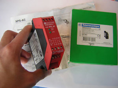 Telemecanique XPSAC5121 24V AC/DC NEW Emergency stop modul