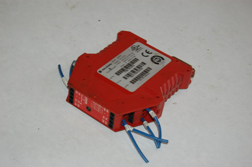 Allen Bradley/Guardmaster  440R-B23020  Safety Relay