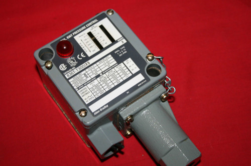 New Allen Bradley Pressure Control Switch 836T-T300Jx9 40-550Psi Operating Range