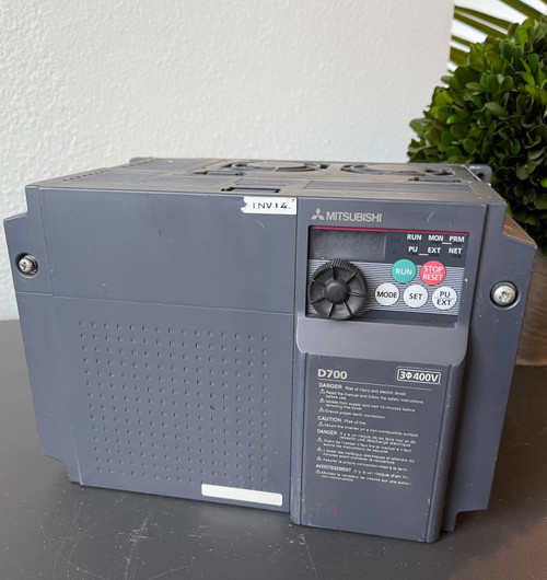 Mitsubishi VFD Drive D700 FR-D740-160-NA AC380-480V 50/60HZ