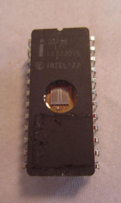 Vintage Intel 1977 D2716 L1123015 24-Pin Ic Processor Chip