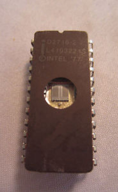 Vintage Intel 1977 D2716-2 L4103221S 24-Pin Ic Processor Chip