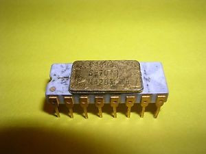 Intel C4003 (4003) 10-bit Shift Register/Output Expander - Grey Trace (Zebra)