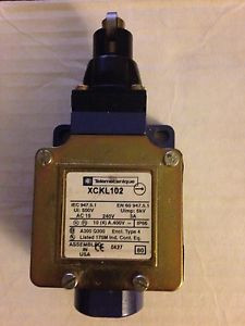 TELEMECANIQUE #XCKL-102 WITH #ZCK-D02 PLUNGE HEAD 3A-240V