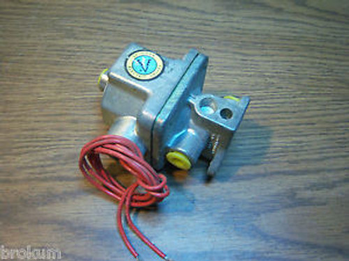 NEW SKIINNER A3DB2127 SOLENOID VALVE 1/4 NPT