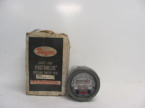 DWYER 3005C PHOTOHELIC WATER PRESSURE GAUGE 0-5 RANGE NOS