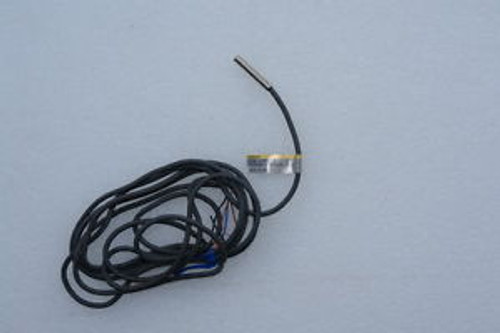 OMRON E2E-CR8C1 Proximity Sensor