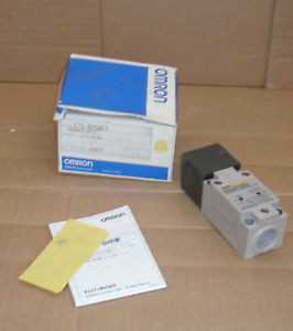 E2Q-N25ME3 Omron New In Box Prox Switch E2QN25ME3