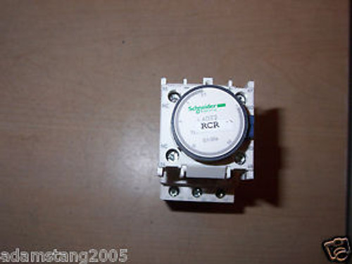 NEW SCHNEIDER ELECTRIC CAD32G7 WITH LADR2 TIMING RELAY .1 - 30 SECONDS 120V COIL