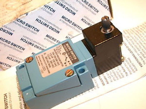 NEW HONEYWELL ENCLOSED LIMIT MICRO 1/2 NPT SWITCH LZA1