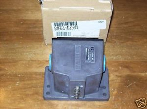 BALLUFF LIMIT SWITCH BNS-819-D03-R12-100-10 NIB