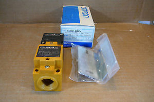 E3N2-D2E4 Omron New In Box Photo Sensor E3N2D2E4