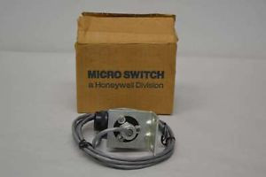 NEW MICRO SWITCH FE-R3AT-8716 PHOTOTRANSISTOR RECEIVER 20V-DC SENSOR D369800