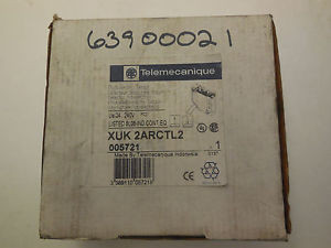 NEW TELEMECANIQUE XUK-2ARCTL2  PHOTO SENSOR XUK2ARCTL2