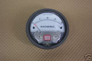 DWYER 2020 PRESSURE GAUGE 20 HG TO 15 PSIG NEW