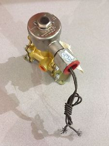 NEW NO BOX ASCO VALVE 1/8 PIPE SIZE  NP 831665B