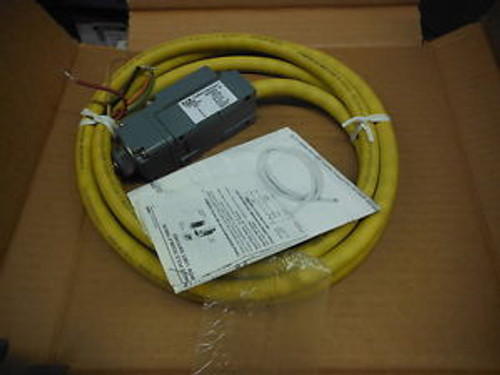 CUTLER HAMMER LIMIT SWITCH E50AT3S ~ NEW New NOS