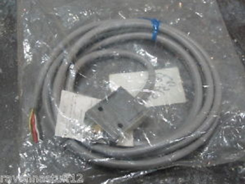 OMRON D4C-3202 ROLLER TYPE LIMIT SWITCHES (NEW IN BAG)