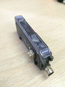 KEYENCE FS-V31CP FIBEROPTIC MEGA POWER SENSOR