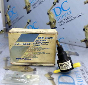 BARBER-COLMAN AKR-40605 PNEUMATIC RELAY WITH MOUNTING BRACKET New