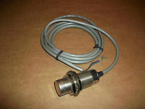 Allen Bradley Proximity Sensor 871TM-B15N30-A2  40-250V AC/DC 15mm Sensing  NEW