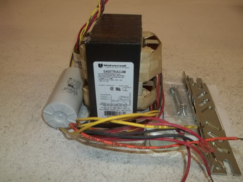 UNIVERSAL S400TR1AC4M AUTOTRANSFORMER NEW IN A BOX