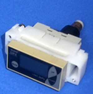 SUNX 12-24VDC -101.3KPA DIGITAL PRESSURE SENSOR DP4-50Z SER. DP4 NEW
